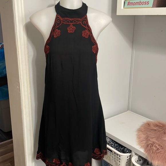 Lulu’s black embroidered halter dress size S - Picture 3 of 12